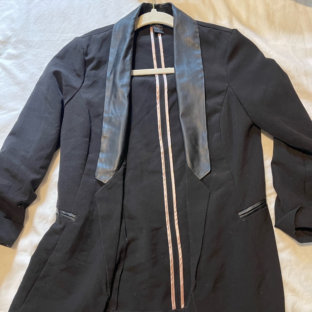 Fitted blazer with faux leather trim